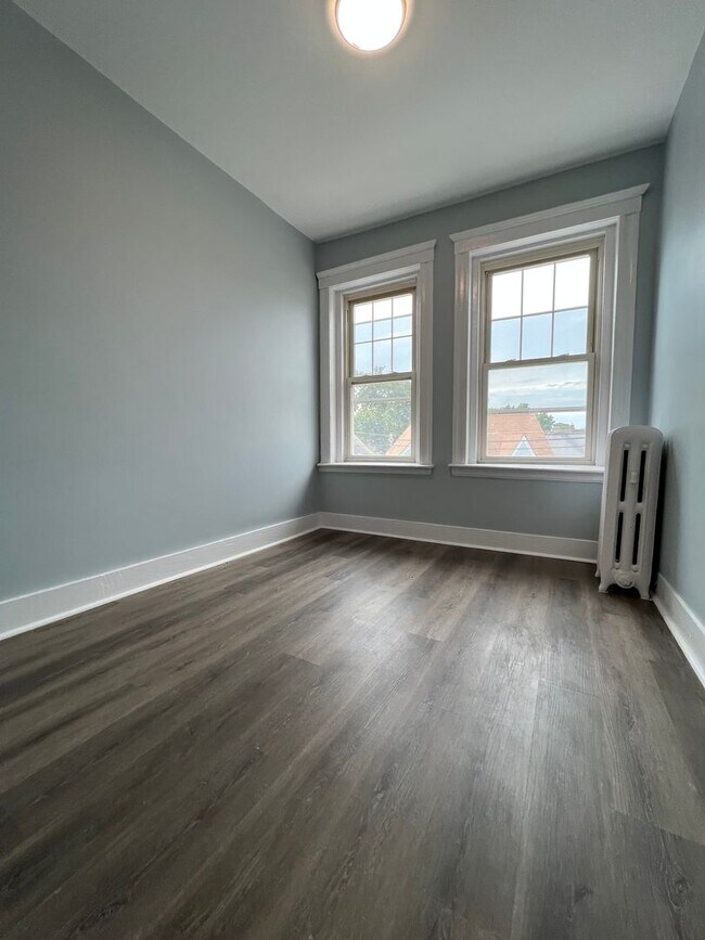 Foto del edificio - Fully Renovated Lower Allston 3 Bed on Hoo...