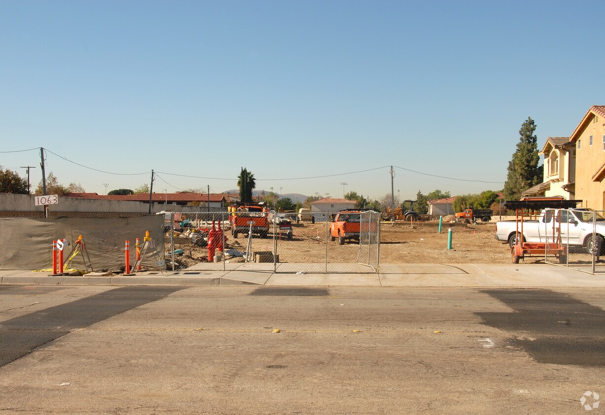 Foto principal - 1063-1079 S Reservoir St
