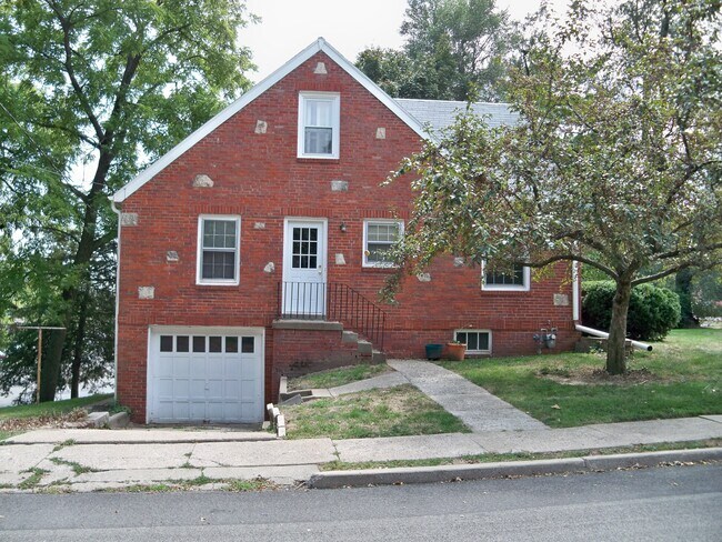 Building Photo - 2731 Ashland Ave