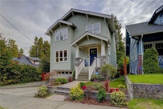 Building Photo - 4526 36th Ave W