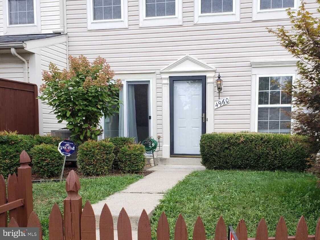 4960 Clarendon Terrace, Frederick, MD 21703 Townhome Rentals in