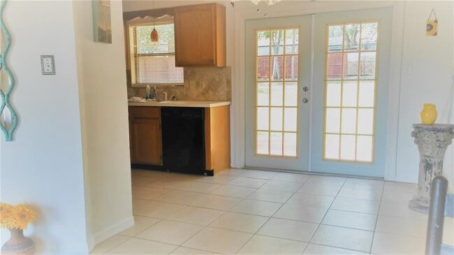 Foto del edificio - 222 Clara Vista St