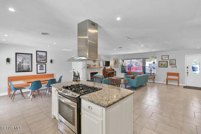 Foto del edificio - 779 Clay Ct