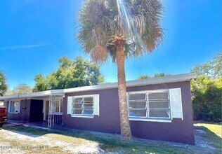 Building Photo - 316 E Strawbridge Ave
