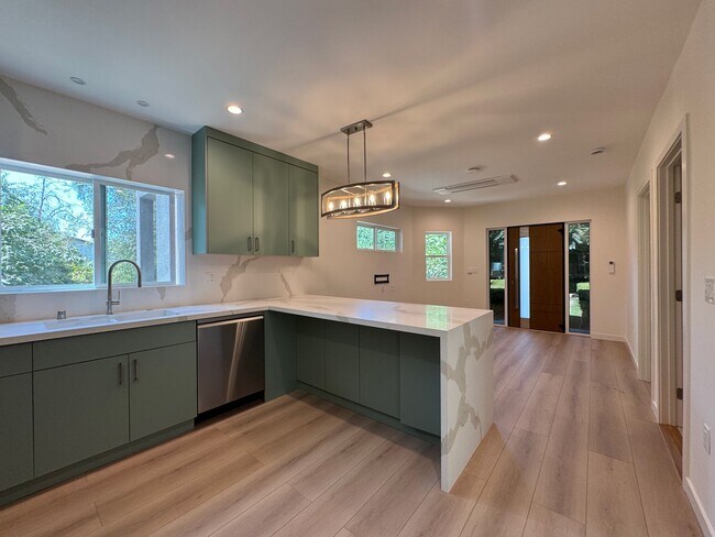Building Photo - 18320 Ingomar St