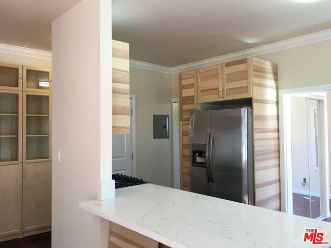 Building Photo - 1430 Maltman Ave