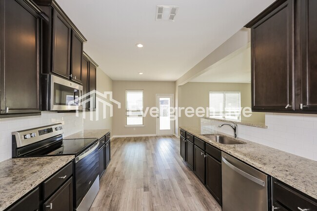 Foto del edificio - 1527 Mackinac Dr