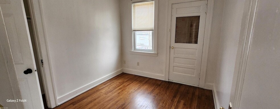 Building Photo - 29 E Harry Ave