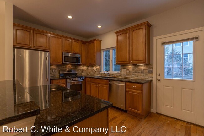 Foto del edificio - 2 br, 2.5 bath House - 2 Sheridan St Unit 602