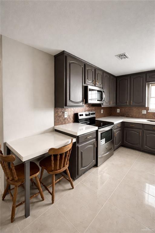 Foto del edificio - 18 South Dr