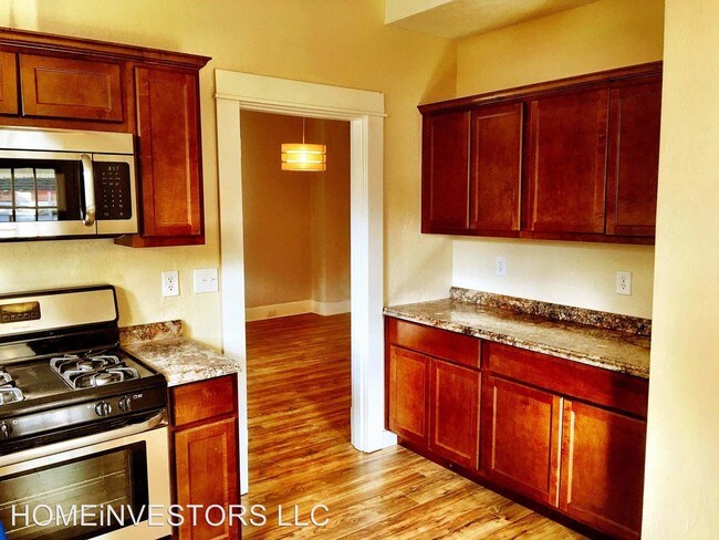 Building Photo - 3 br, 1 bath House - 763 Rice St