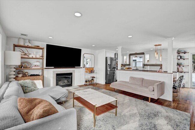 Foto del edificio - 1815 New Britain Ave