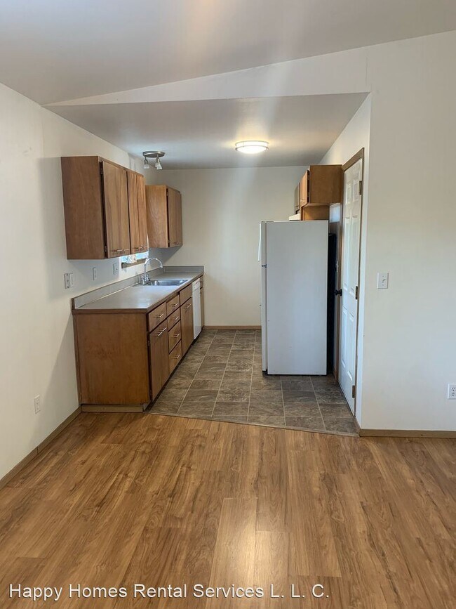 Building Photo - 3 br, 2 bath House - 3800 E. 2nd Ave.  #C