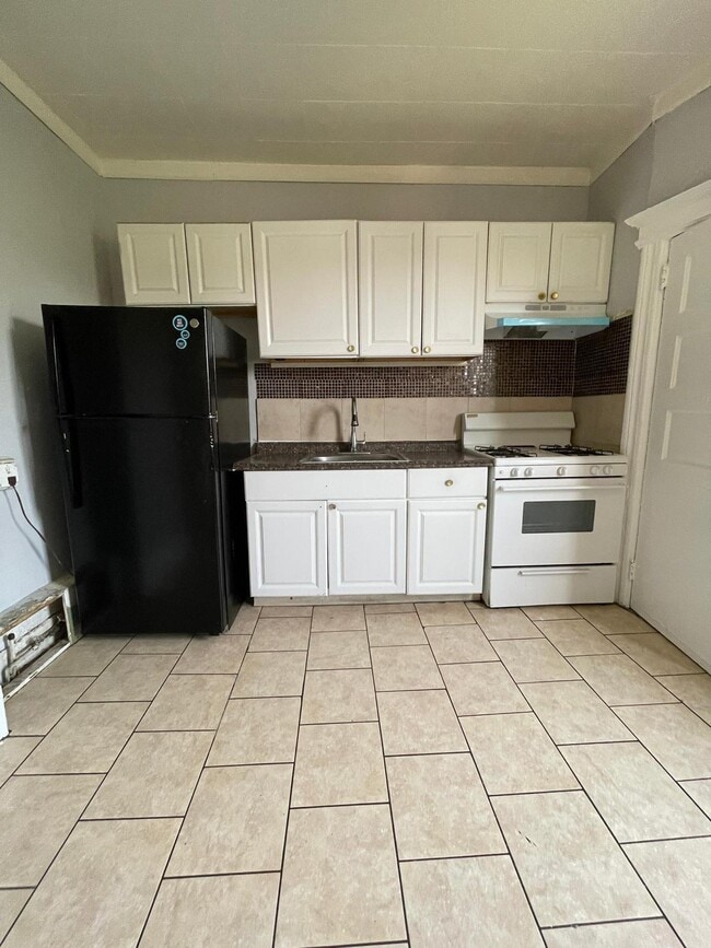 Building Photo - 130 Wade St