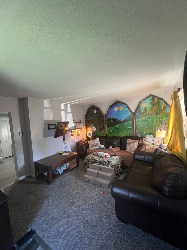 Building Photo - 617 Van Roberts Pl