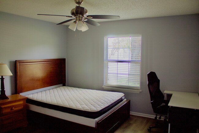 Bedroom - 5326 Whiteway Dr