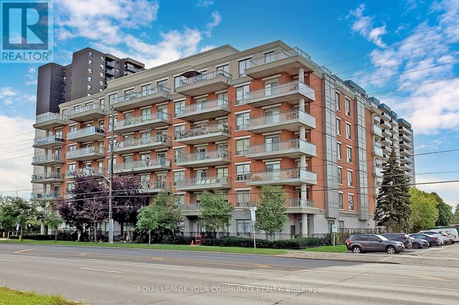 Photo du bâtiment - 777-777 Steeles Ave W