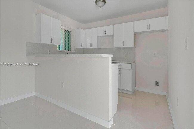 Building Photo - 1600 NW 152nd Ter