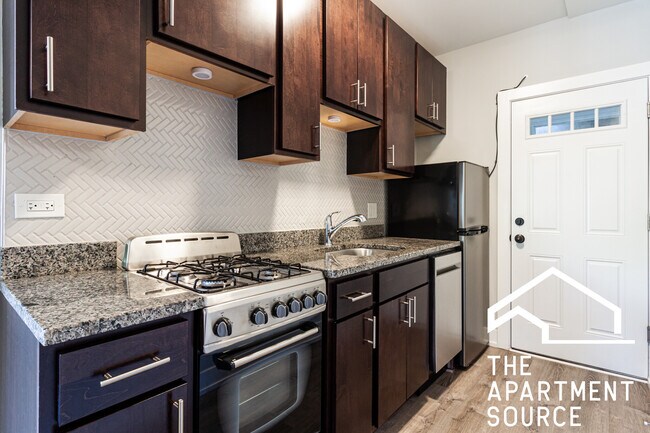 Foto del edificio - 701 W Brompton Ave