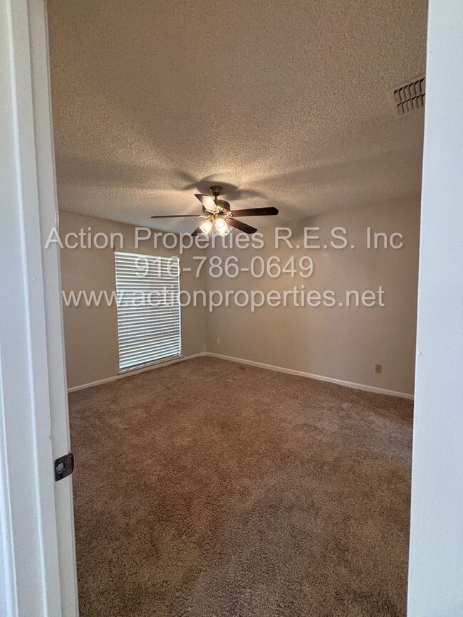 Building Photo - Rocklin 3 Bedroom 2 Bathroom, Single Story...