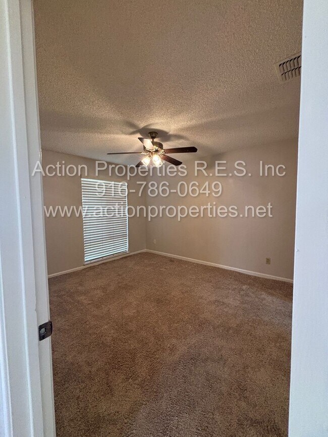 Foto del edificio - Rocklin 3 Bedroom 2 Bathroom, Single Story...