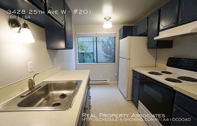 Building Photo - 3428 25th Ave W