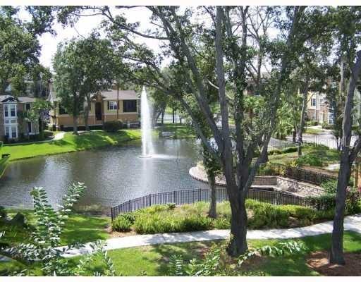 Foto del edificio - 10211 Courtney Palms Blvd