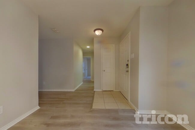 Building Photo - 16824 Pinery Way