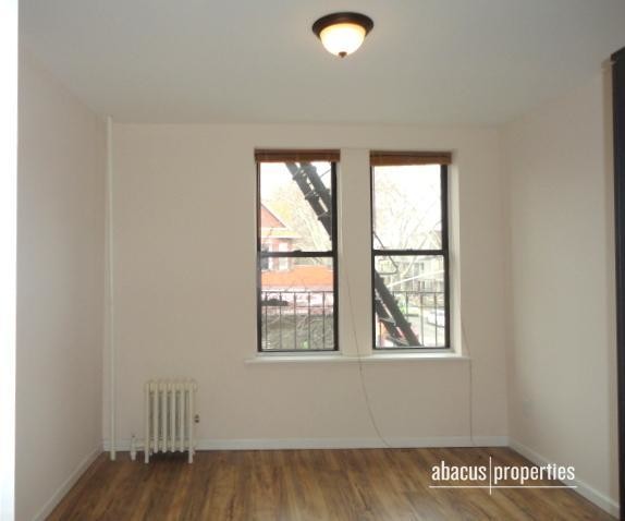 Foto del edificio - 670 E 4th St