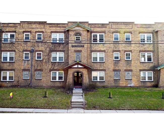 Building Photo - 415 Probasco St