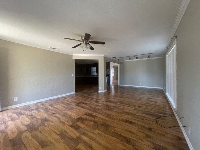 Building Photo - Sun-Kissed Living in Lamesa – Your Perfect...
