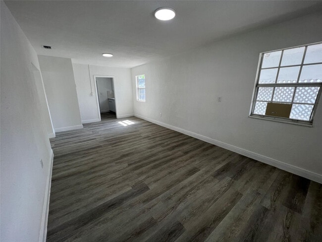 Foto del edificio - 5615 SW 40th St