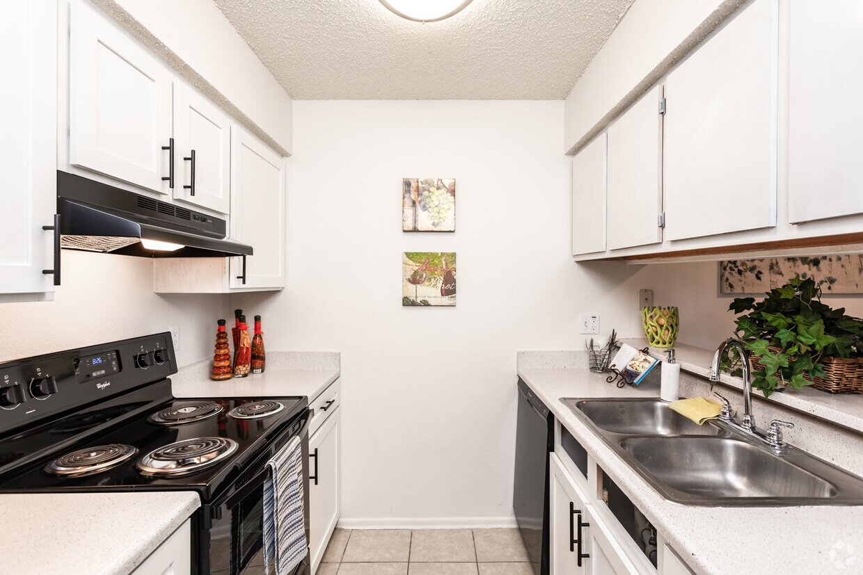 Marbach Oaks Apartment Homes 7220 Marbach Rd San Antonio, TX