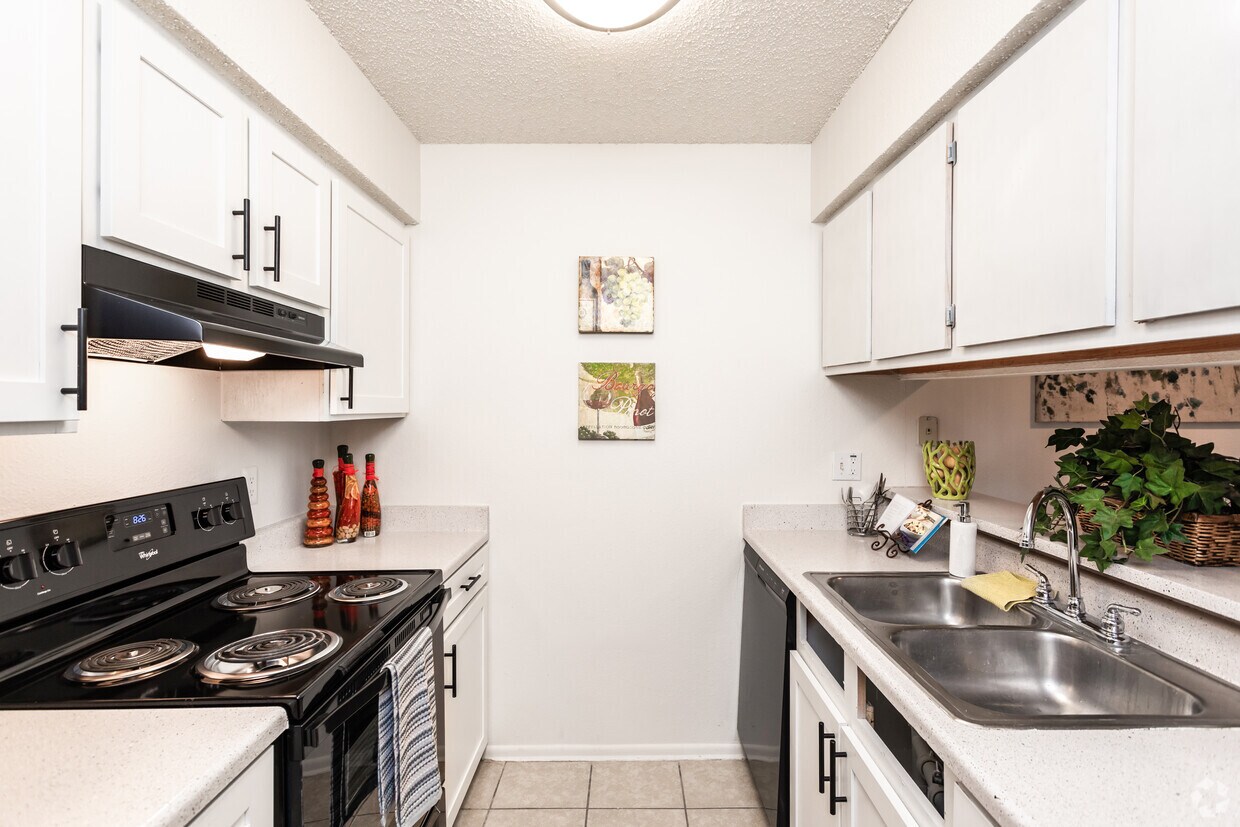 Marbach Oaks Apartment Homes 7220 Marbach Rd San Antonio, TX