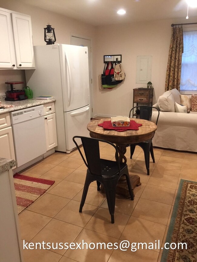 Building Photo - 206 Harrington Avenue