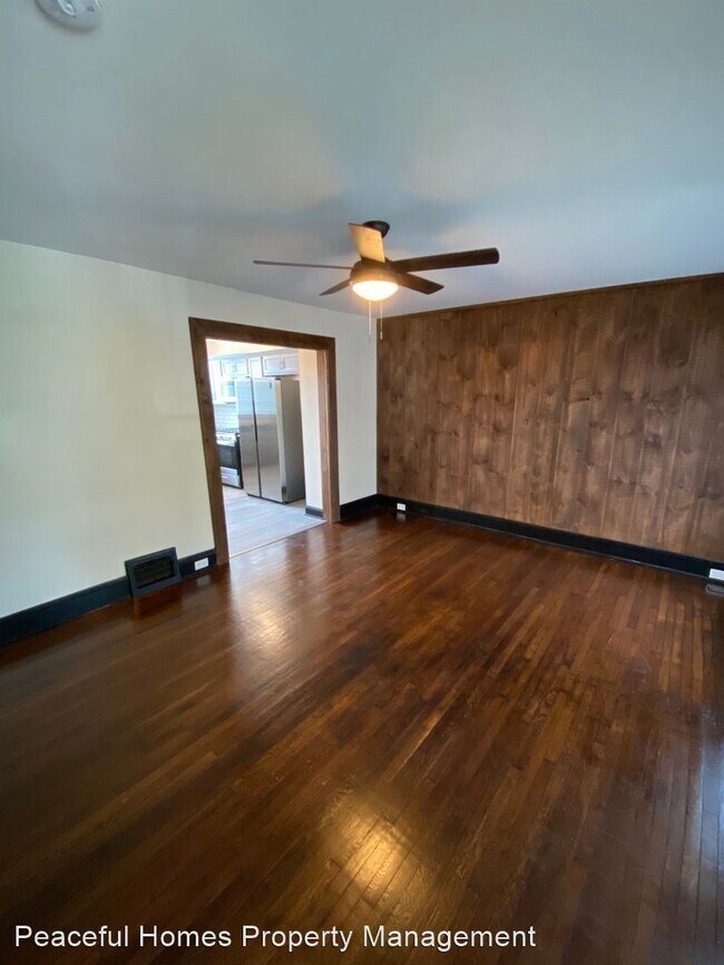 Building Photo - 3 br, 2 bath House - 430 New Holland Ave
