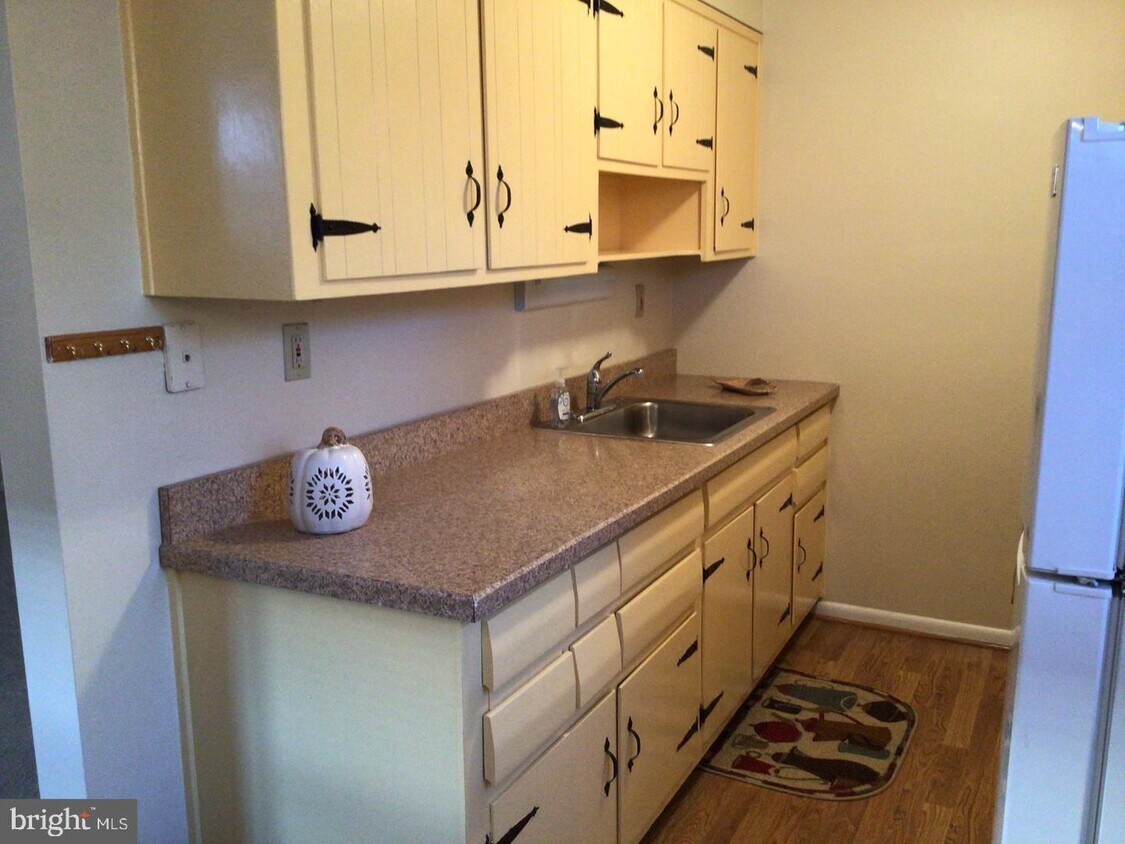 Foto principal - 1 Radnor Dr