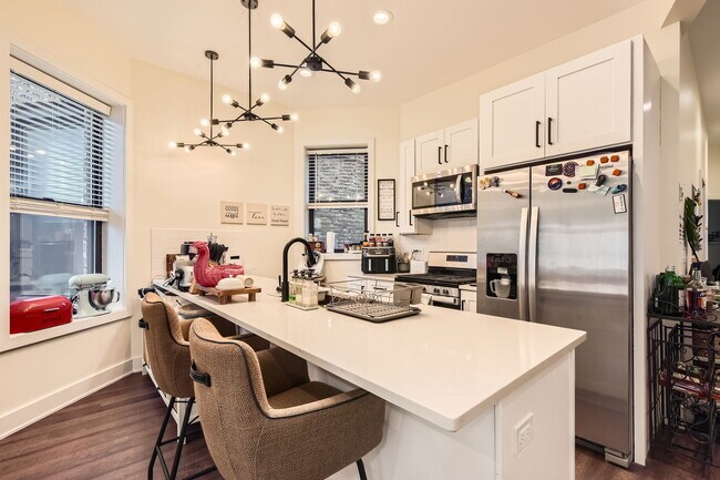 Foto del edificio - 4053 N Greenview Ave