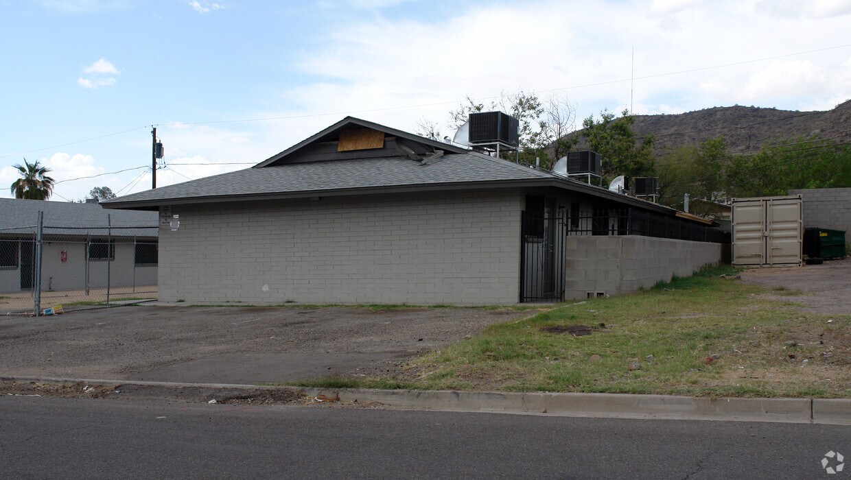 Building Photo - 1320-1408 W Becker Ln