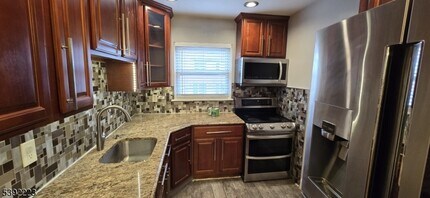 Building Photo - 100 Luttgen Pl