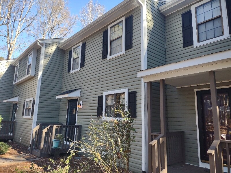 Primary Photo - 18 Willow Bridge Dr