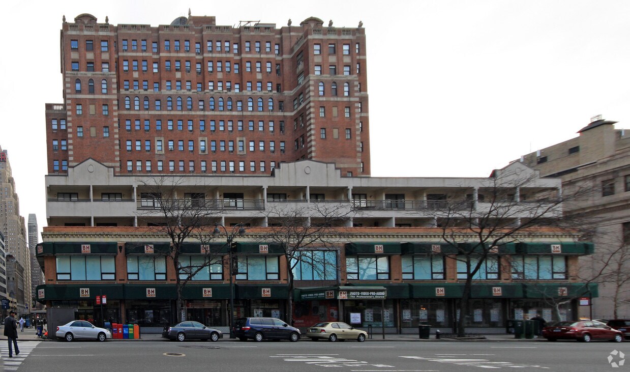 Foto del edificio - 420 E 9th St