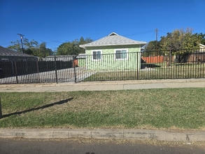 Building Photo - 333 N 4th St