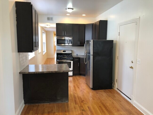 Foto del edificio - 4452 N Sheridan Rd