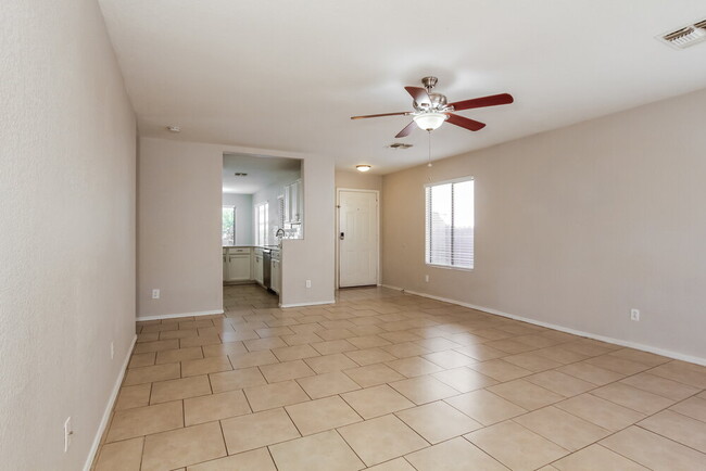 Foto del edificio - 2513 N 114th Ave