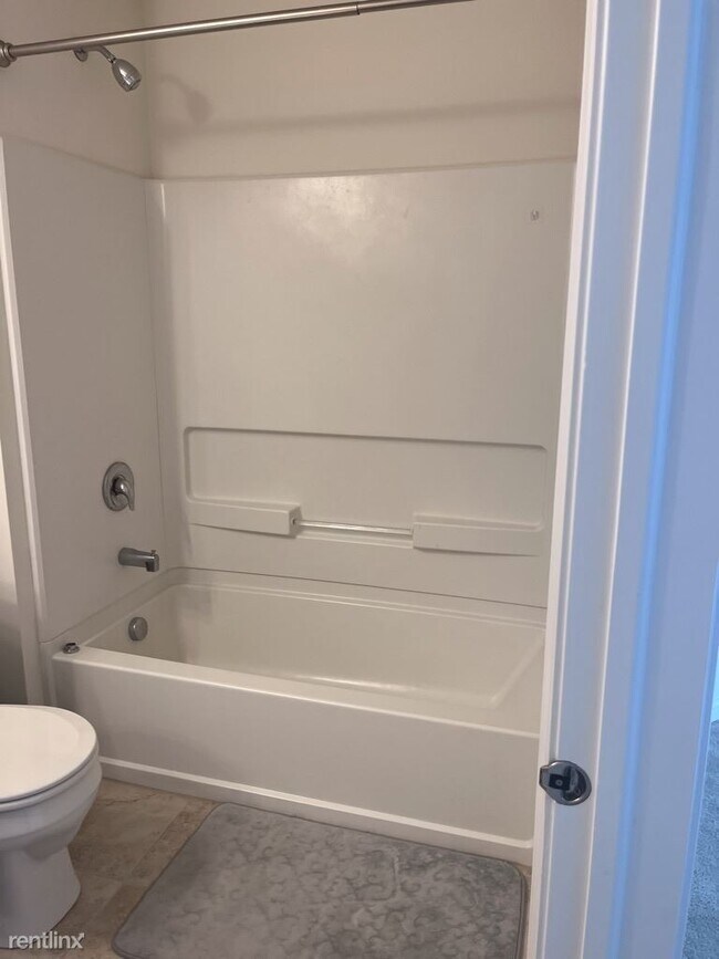 Foto del edificio - 3 br, 2.5 bath House - 3900 Pratt Street