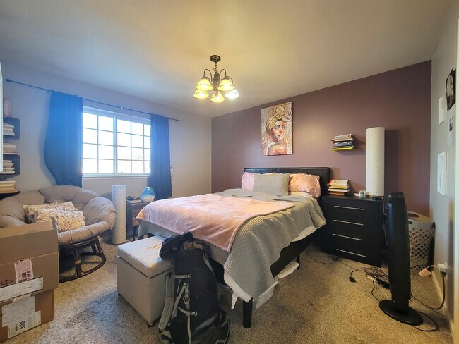 Building Photo - 204 Michael Grove Ave