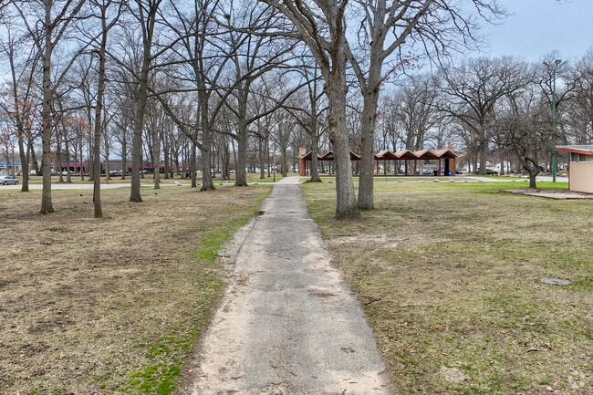 Garden City Park offers a walking trail for visitors.