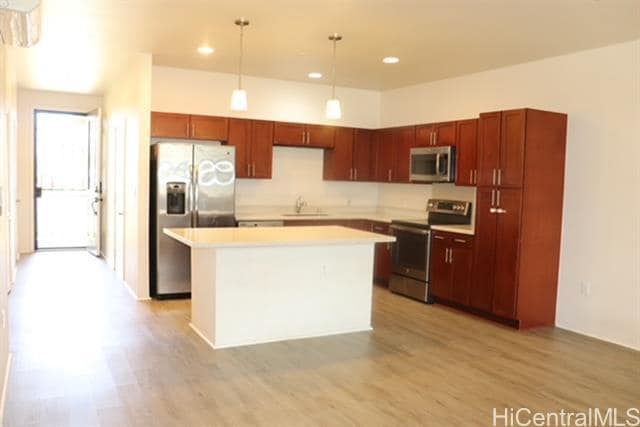 Building Photo - 801 Kakala St