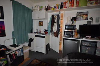 Building Photo - 28 S Huntington Ave